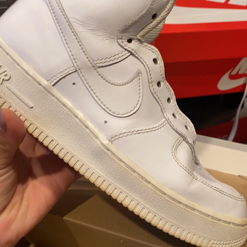 Nike’s - Picture 4 of 5